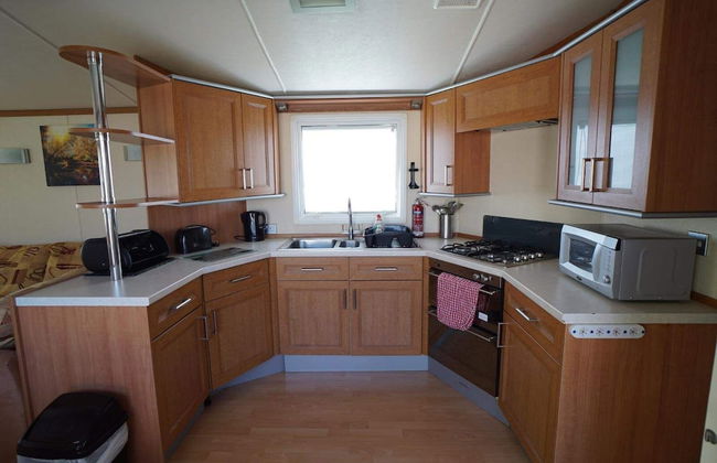 2 Bedroom Caravan at Heacham Beach With Decking - Foto 6