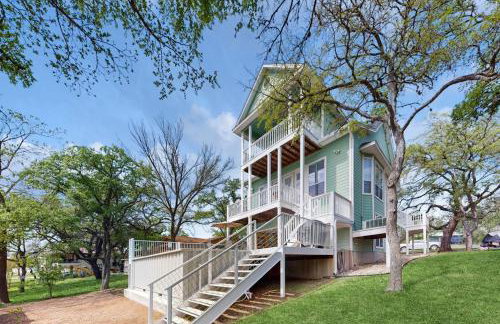 Waterfront Home with Game Room, Decks, Pool, Smart TVs, Kayaks, & Gas Grill - Foto 10