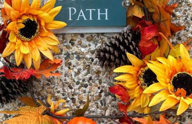 Forest Path luxury Studio Apartment with large bedroom bathroom and sauna Sleeps up to 4 - Photo 3