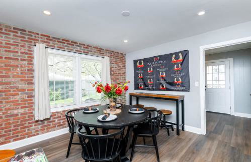 The Lucky Horseshoe 4BR Derby Side Retreat - Foto 17