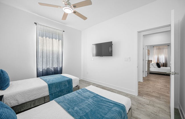 Luxury Modern Villa w/ Pool, Jacuzzi & Amenities! - Foto 12