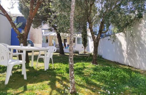 Deux maisons reunis par le jardin et sa cabine de plage, à 8min à pieds des plages et de l'océan - Foto 31