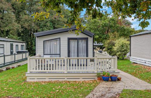 Astoria Lodge Smart Modern 2-Bedroom Holiday Lodge Milford on Sea - Photo 42