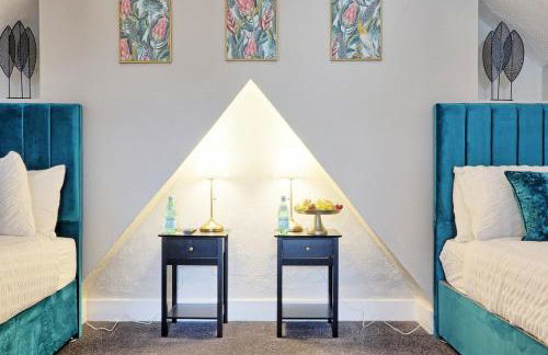 Large 5-Bedroom Home, Perfect for Long Stays & Team Accommodation - Foto 38