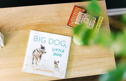 Chic Dog-Friendly 4BR | OWA + Beach + Fenced Yard - Foto 21