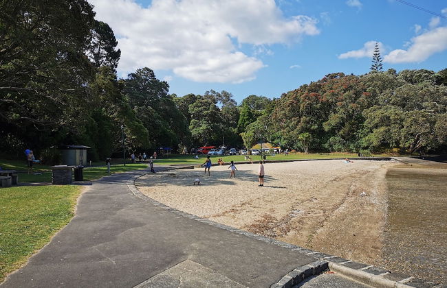 Brand New 5BR home with view of the sea - Photo 55