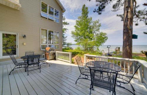 Lakefront Lookout! Private Sand Beach on Superior - Foto 36