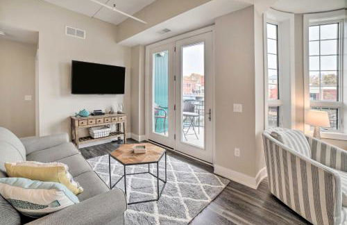 Luxe Manistee Condo with Balcony and River Views! - Foto 4