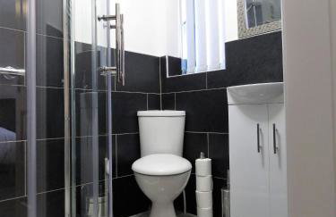 StayNEC Moat House Birmingham - For Company, Contractor and Leisure Stays - NEC, HS2, JLR, Airport - Foto 12