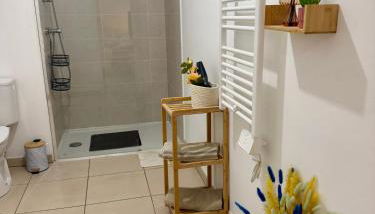 Cosy T2 neuf avec balcon Tram L5 au pied de la résidence Centre & plages - Foto 5