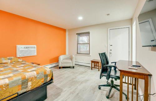 5 Mi to Pine Knob Pet-Friendly Studio Retreat - Foto 6