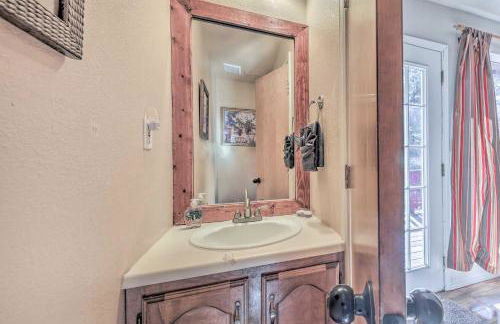 Dog-Friendly Alto Escape with Hot Tub and Foosball! - Foto 10