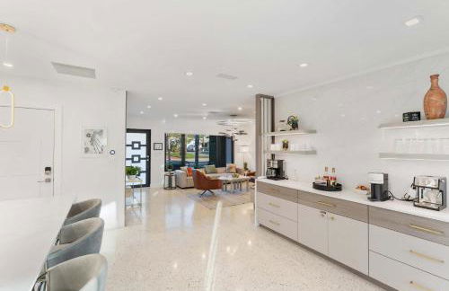 Tiki Hut Paradise Mins to Beach w Fire Pit - Foto 18