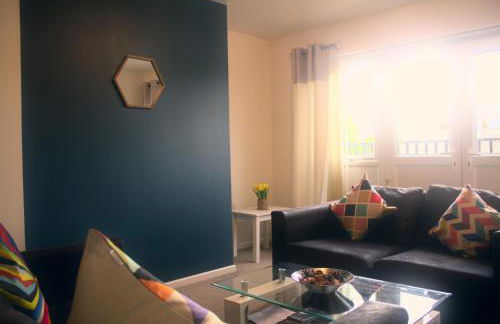 The Sawmills, Carlisle - Spacious 4 Bedroom Family House - Free WiFi - & Parking - Walk to Carlisle Castle - Foto 23