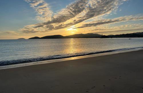 Búzios Praia da Ferradura Linda casa dentro de Condomínio com toda infraestrutura - água e luz inclusos na tarifa - Foto 79