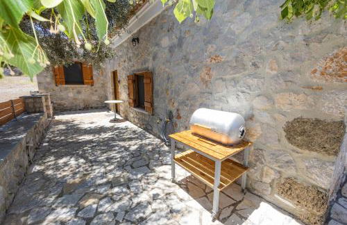 Cheerful 3 bedroom cottage with indoor fireplace - Foto 19