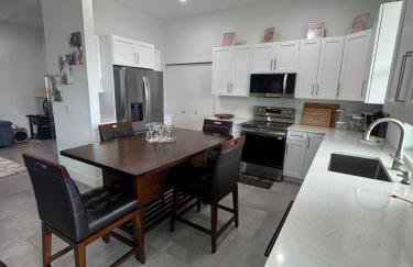 Family Group Friendly Luxe Feel - Photo 17