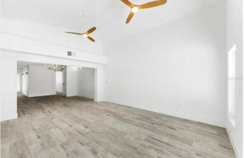 Blue Lagoon Hideaway 3BR Coastal Chic Retreat - Photo 19