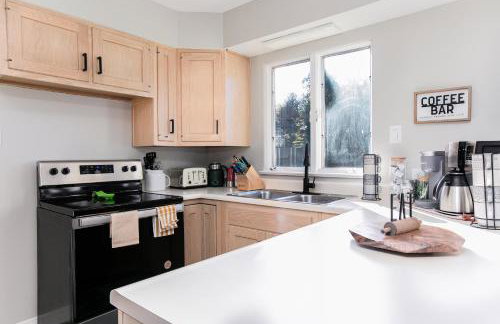 1mi to ND, King Beds, Easy Parking, Pet Friendly, Huge Fenced Yard for Games - Foto 28