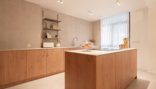 Stylish & Spacious Flat near the Beach by HostWise - Photo 4