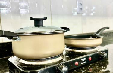 APË GOLD NO CENTRO DA CIDADE COM AR E CAMA KINg - Foto 13