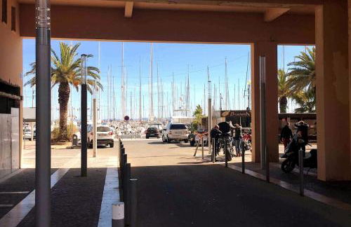 Studio Port Hyères Vue Mer - Wifi - Climatisation - Foto 11