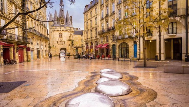 Barrio antiguo de Burdeos: tour privado a pie - Foto 3, Vue sur la Porte Cailhau