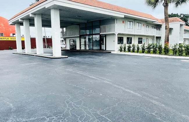 1/1 Condo-hotel With Double bed and Community Pool Miles From Disney! - Foto 24