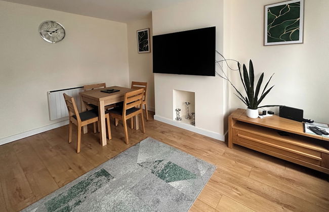 2 Bedroom Apartment-sleeps 6-parking-wifi - Photo 19