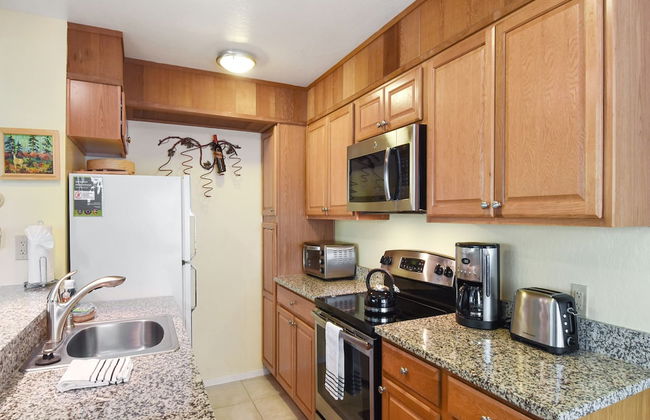 Enjoy Forest Views Retreat at Kingswood Village! - Photo 4