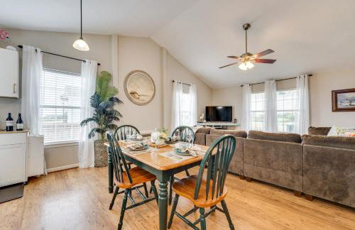 Fish and Boat Home with Spacious Yard in Seadrift - Foto 6