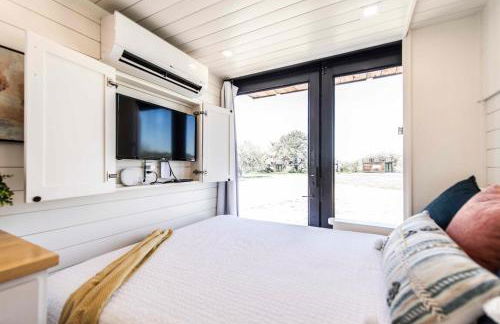 New Oak Grove-Container Retreat - Photo 5