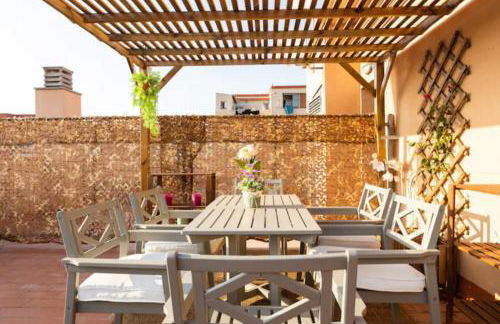 Apt.p/5 15min from Barcelona and Beaches W/Terrace - Photo 1