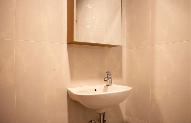 Modern And Classic 1Br At Evenciio Apartment - Foto 16