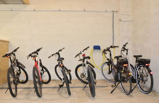 Luxury House with Indoor Pool, Sauna, Hot Tub - Photo 37