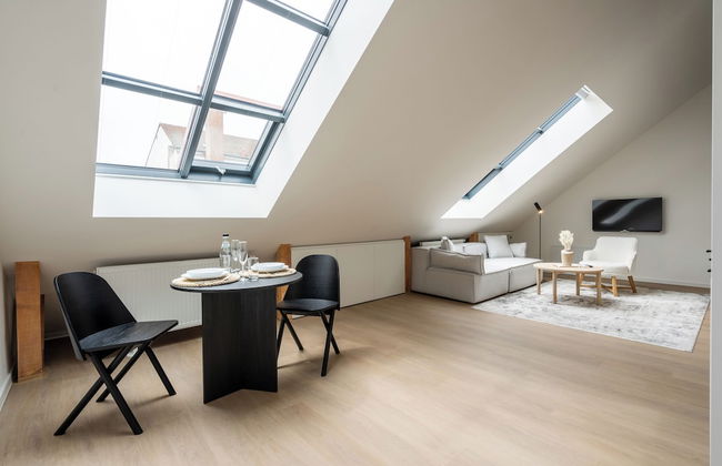 HONEST Karlín - Foto 27