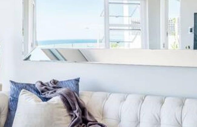 Camps Bay Holiday Apartment in Secure Complex With Private Pool and Parking Houghton Views - Foto 27