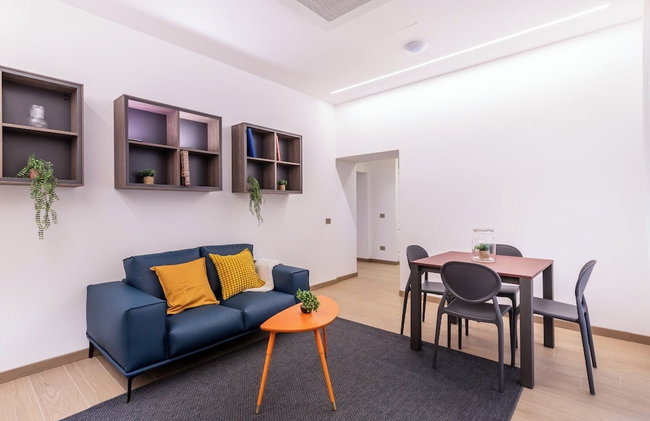 JOIVY Exclusive 2-Bedroom Villa with Private Garden - 5 minutes from the Colosseum - Photo 1