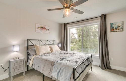 Columbia River Views Spacious Hammond Getaway! - Photo 27