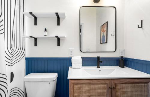 3BD plus 1BD Tiny Home - Outdoor Movie & Yard Fun - Foto 63