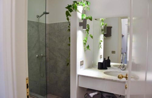 Beautiful apartment on the lake, pool & parking - Nr 124 - Photo 17