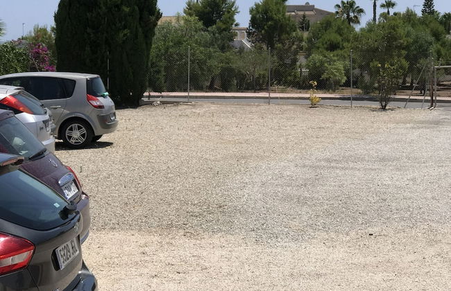 2-bed Apartment 10 min Drive to the Beach! - Foto 30