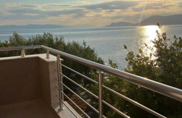 Mangata Seaside Hotel - Photo 21