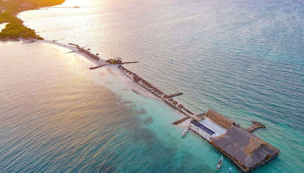 Vista aerea di un atollo di San Bernardo