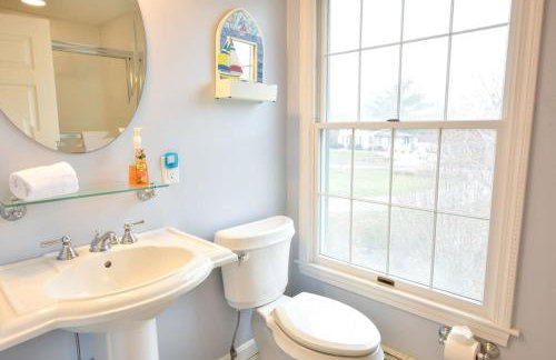 Beautiful Spacious Family Retreat w Pool - Foto 20