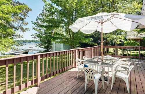 Solberg Lake House Dock, Deck and Stunning Views! - Foto 1