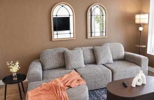 Resort-Style APT with Pool, Gym & Parking 10min to Disneyland - Foto 62