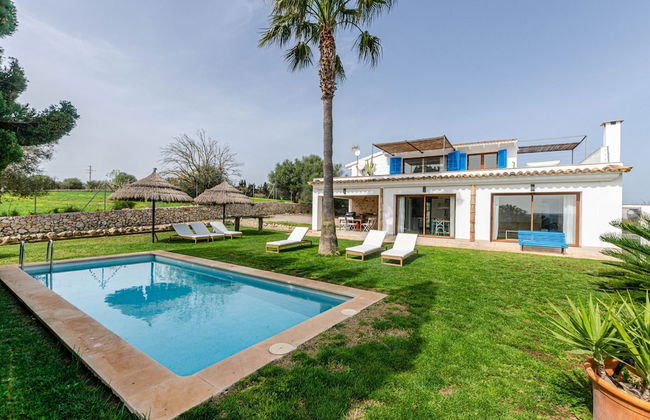 Villa With Saltwater Pool - Foto 25