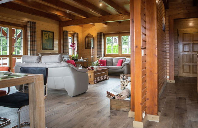 Affluent Chalet in Septon with Whirlpool, Sauna, Hot Tub - Foto 14