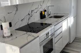 Apartamento Florkin vacacional acogedor recién reformado con vistas al mar - Photo 13